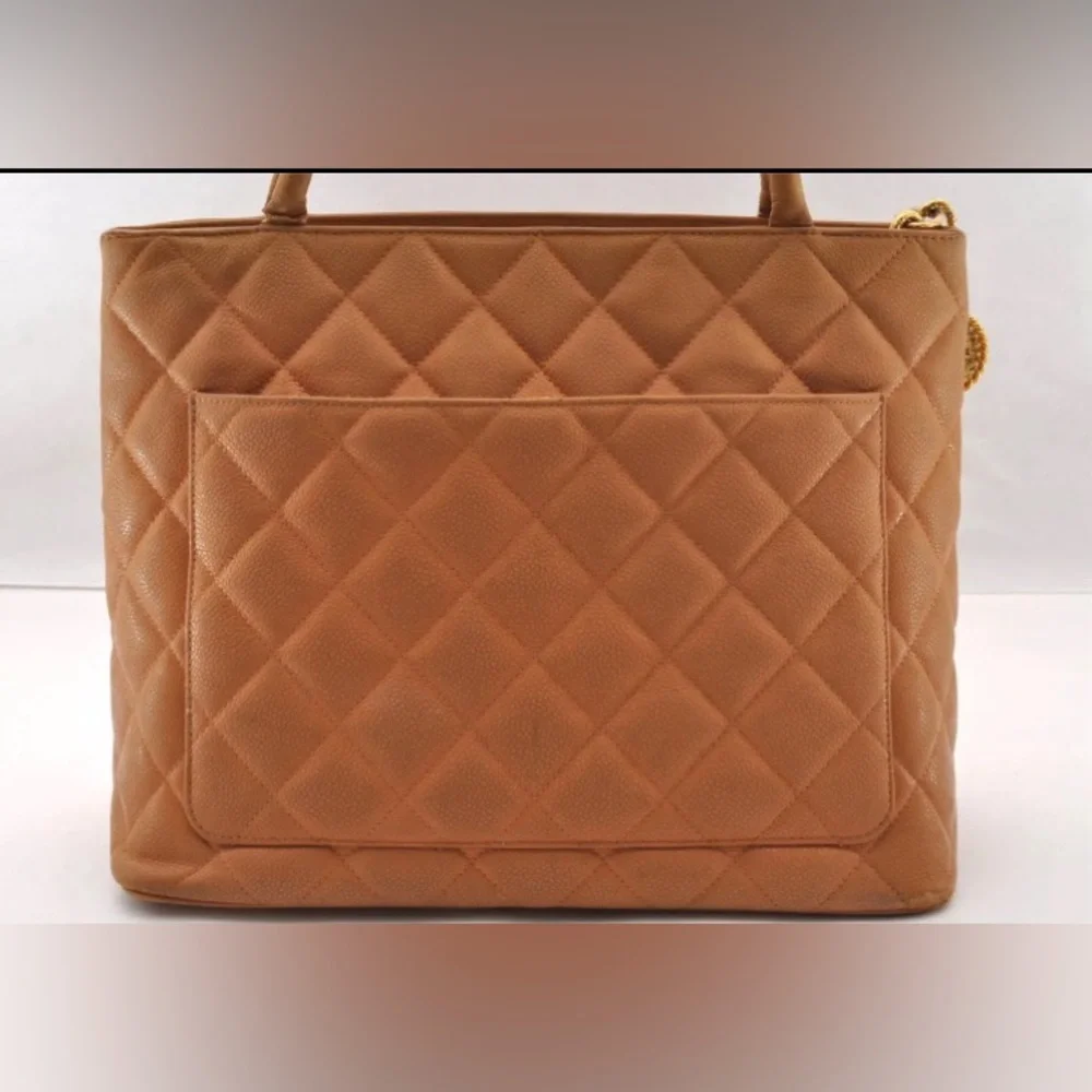 Chanel Medallion Tote Caviar Leather Caramel Color - Picture 3 of 15